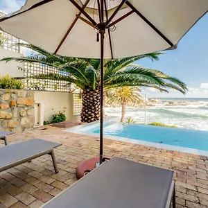 https://camps-bay-terrace-palm-suite.hotels-capetown.com